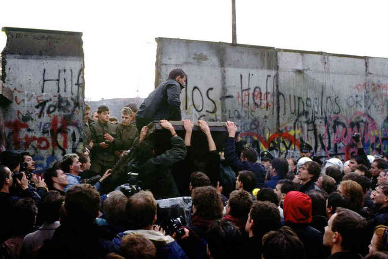 Famous Photos Berlin Wall