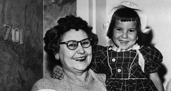 Nannie Doss With Young Child