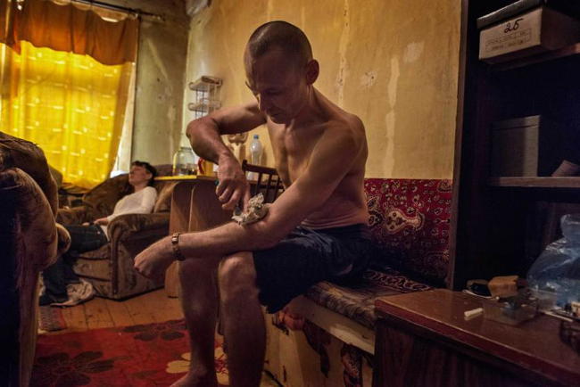 Krokodil User Injecting