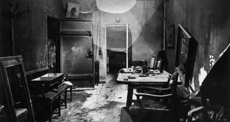 Interior Of The Fuhrerbunker Featured