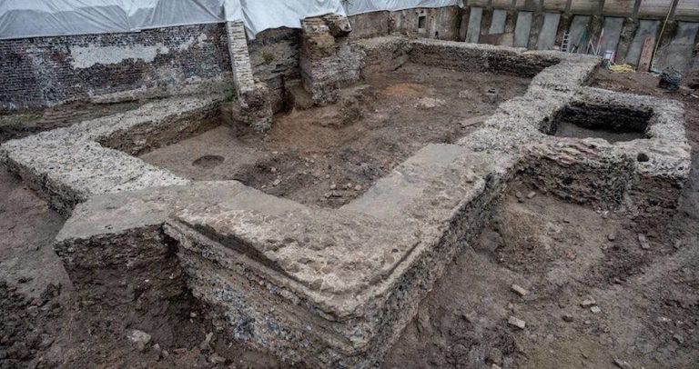 Cologne Public Library