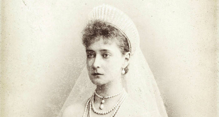 Alexandra Wedding Crop