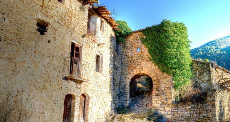 Abandoned Villa In Spain Featured