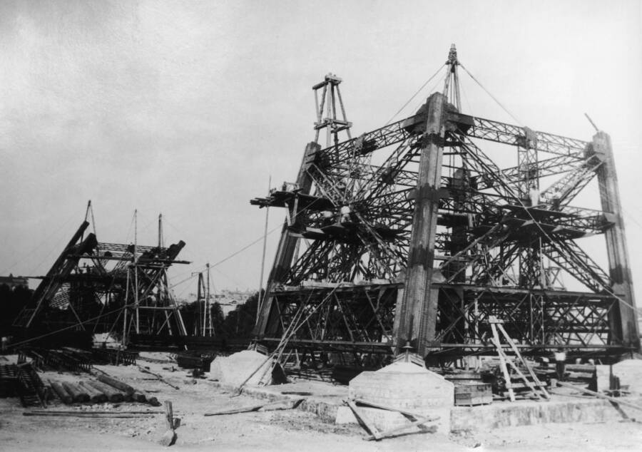 Eiffel Tower Structure