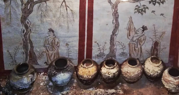 Tang Mural And Pots