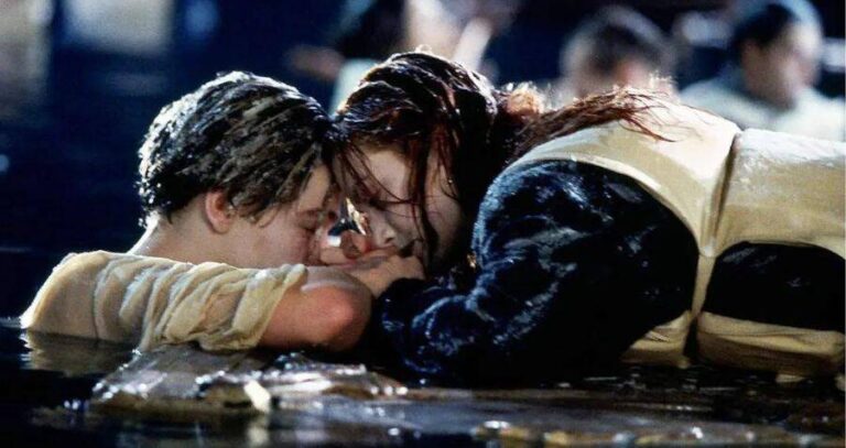 Rose And Jack At End Of Titanic
