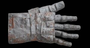 Featured Medieval Gauntlet